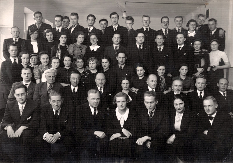 VDU Matematikos gamtos fakulteto dėstytojai ir studentai (1937). © ® Kretingos muziejus
